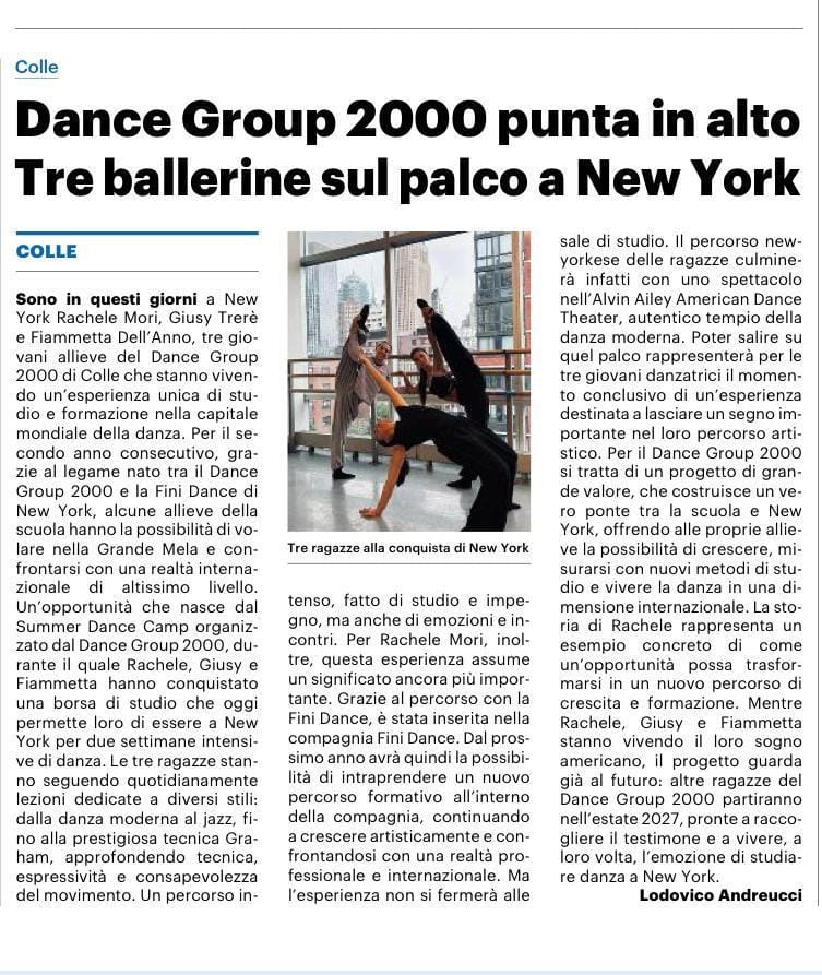 Dance Group 2000 Punta in Alto: Tre ballerine sul palco a New York